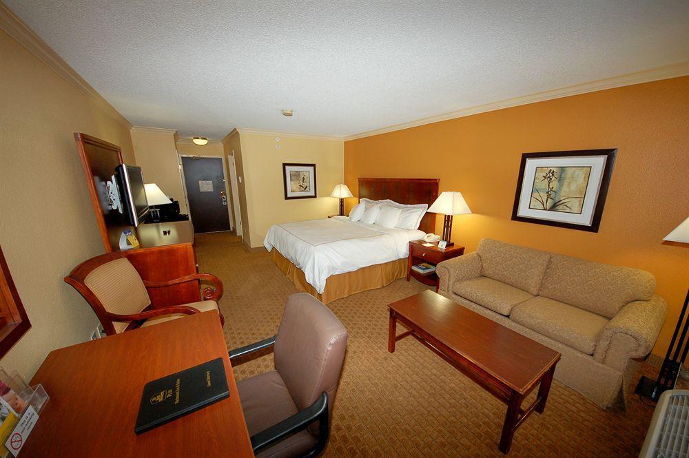 Richmond Inn & Suites Baton Rouge Szoba fotó